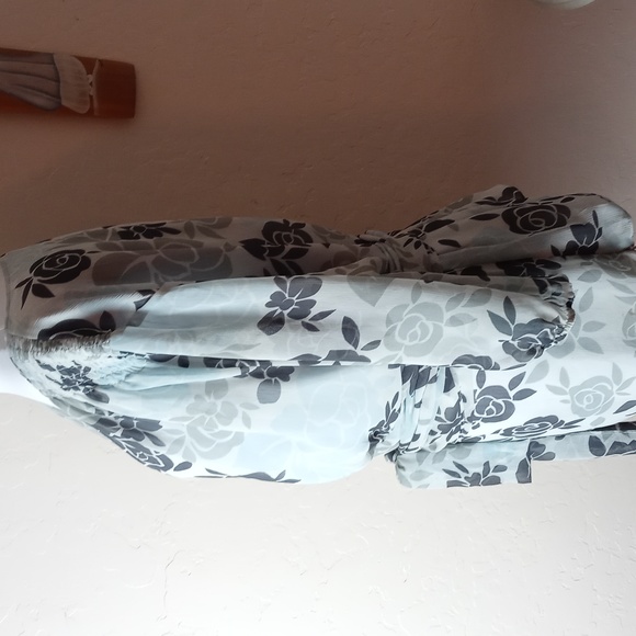 Daisy Fuentes Plus Size Blouse - Picture 3 of 7